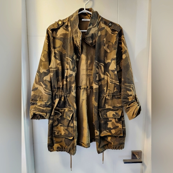 Camouflage Military Style Jacket - Picture 1 of 4